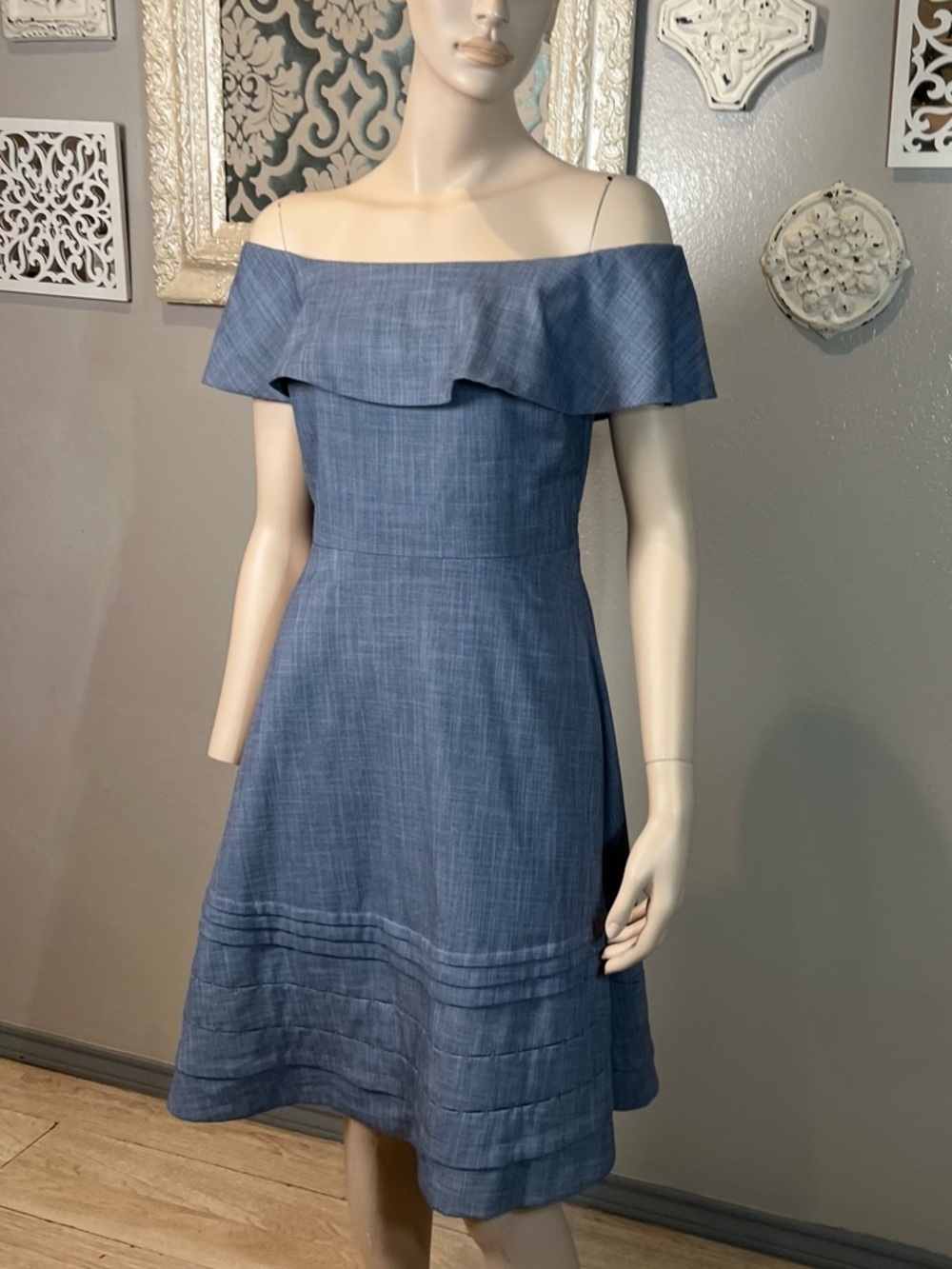 Banana Republic One-Shoulder Chambray Dress in Light Blue - Picture 5 of 13
